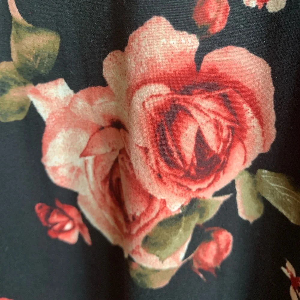 Swing Dress with Roses - Picture 3 of 3